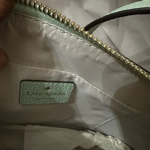 NWT Kate Spade Hanna crossbody
Has adjustable strap
Pebbled leather
mint green - Picture 4 of 7